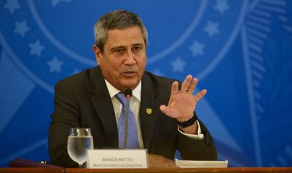 Braga Netto jogava vôlei em 8/1 e ficou surpreso com atos, diz testemunha