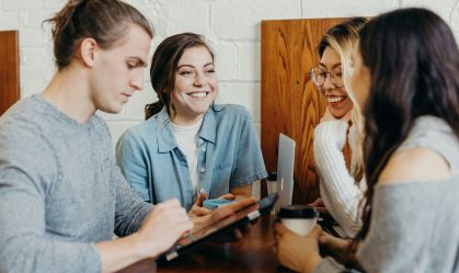 3 em cada 5 profissionais planeja buscar novo emprego em 2025, diz LinkedIn