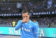 Napoli vence Venezia com gol no fim e embola briga na Itália
