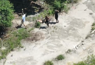 Vídeo: Polícia resgata homem que seria executado por tribunal do tráfico no Rio