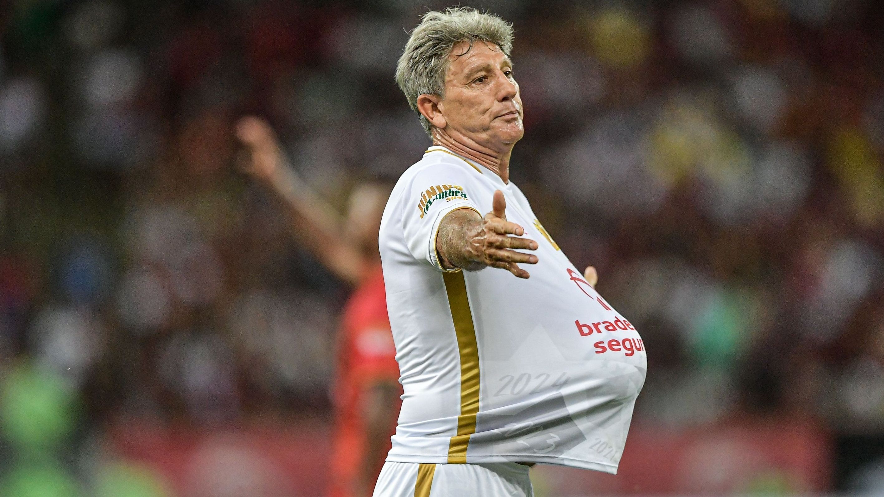 Renato Gaúcho comemora gol no Jogo das Estrelas de Zico