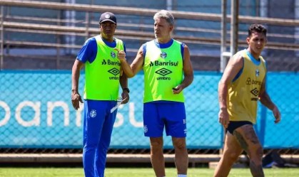 Marcelo Salles (esq.), auxiliar de Renato, foi um dos demitidos pelo Grêmio
