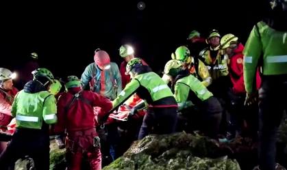 Exploradora de cavernas italiana é resgatada três dias após acidente