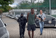 Líder de milícia é preso fumando e tendo atendimento exclusivo dentro de UPA no RJ