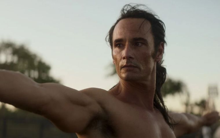 Rodrigo Santoro interpreta Doúm em "Bom Dia, Verônica" • Divulgação/Netflix