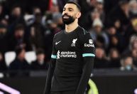Em novo show de Salah, Liverpool goleia West Ham e segue com folga na liderança