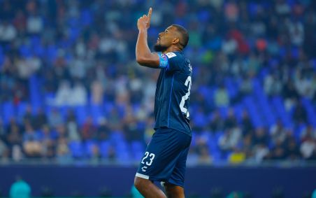 Salomón Rondón comemora o terceiro gol dos mexicanos