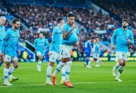 Savinho desencanta, Manchester City vence Leicester e alivia crise