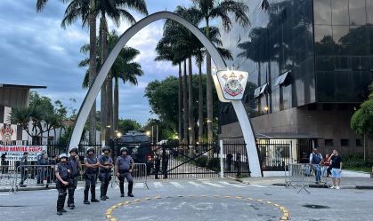 Empresário esteve no Corinthians no dia de repasse de comissão a "laranja"