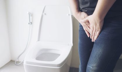 Segurar o xixi faz mal? Veja os riscos à saúde