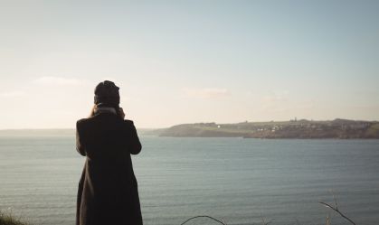 Qual a diferença entre solidão e solitude? Dr. Kalil e Monja Coen explicam