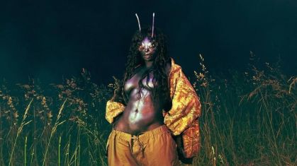 SZA lançou "SOS Deluxe: LANA" no dia 20 de dezembro