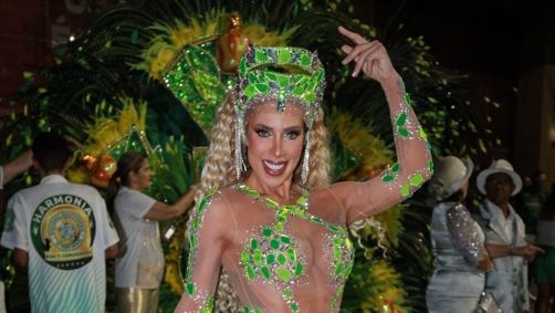Tati Minerato no mini desfile da Mocidade Independente de Padre Miguel na cidade do samba, no Rio de Janeiro