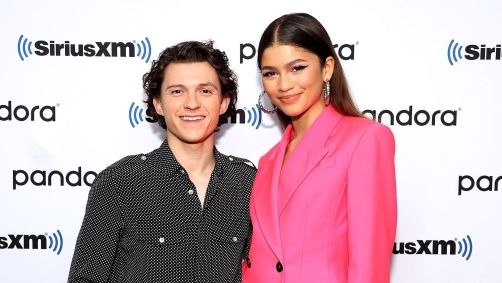 Tom Holland e Zendaya fotografados juntos em 2021