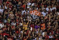 Jornalista é atingido na cabeça em discussão com torcedores do Vitória