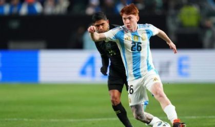 Craque argentino tem casa assaltada na Espanha