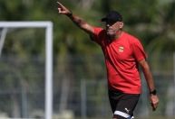 Ex-técnico da Chapecoense dispara após deixar Brunei: "Faltou respeito"