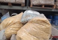 Polícia apreende 50 toneladas de produtos em fábrica clandestina em SP