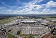 Avião da FAB realiza pouso de emergência no aeroporto de Brasília