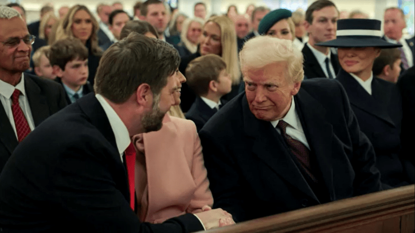 Donald Trump e JD Vance • Reprodução