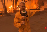Incêndios estão "fora de controle" em Altadena, afirma repórter da CNN