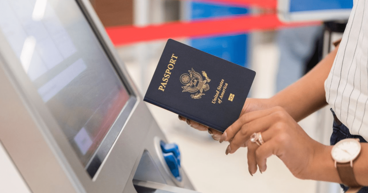 Ilustração representando documentos de passaporte e uma bandeira dos EUA