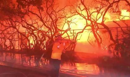 Incêndios na Califórnia fecham trechos de rodovias importantes