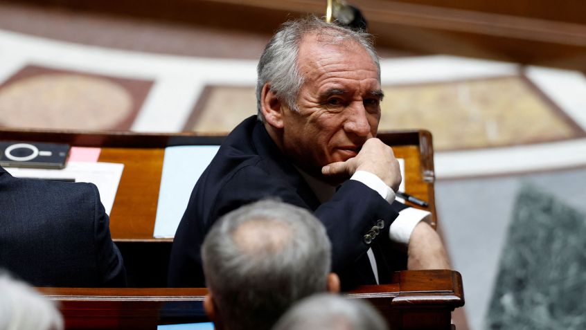 Primeiro-ministro da França, Francois Bayrou, na Assembleia Nacional, em Paris • 15/01/2025 REUTERS/Gonzalo Fuentes