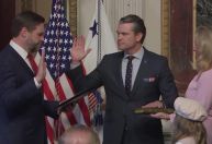 Pete Hegseth toma posse como secretário de Defesa dos EUA