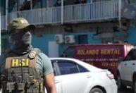 Agentes federais dos EUA invadem prédio em Porto Rico atrás de imigrantes
