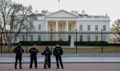 Trump oferece incentivo para dois milhões de servidores deixarem cargos