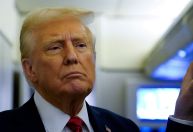 Trump diz que tarifas de 25% sobre Canadá e México começarão nesta terça