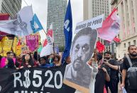 Manifestantes protestam contra aumento da tarifa do transporte público em SP