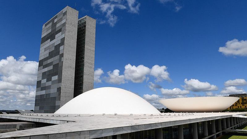 Comissão aprova projeto para agilizar localização de celular em sequestro | cnn brasil