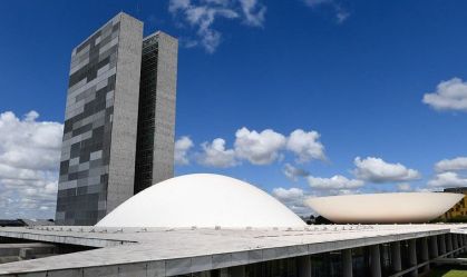Governo nega ilegalidades em orçamento da saúde