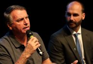 Aliados defendem apelo de Bolsonaro e Eduardo contra tarifaço de Trump