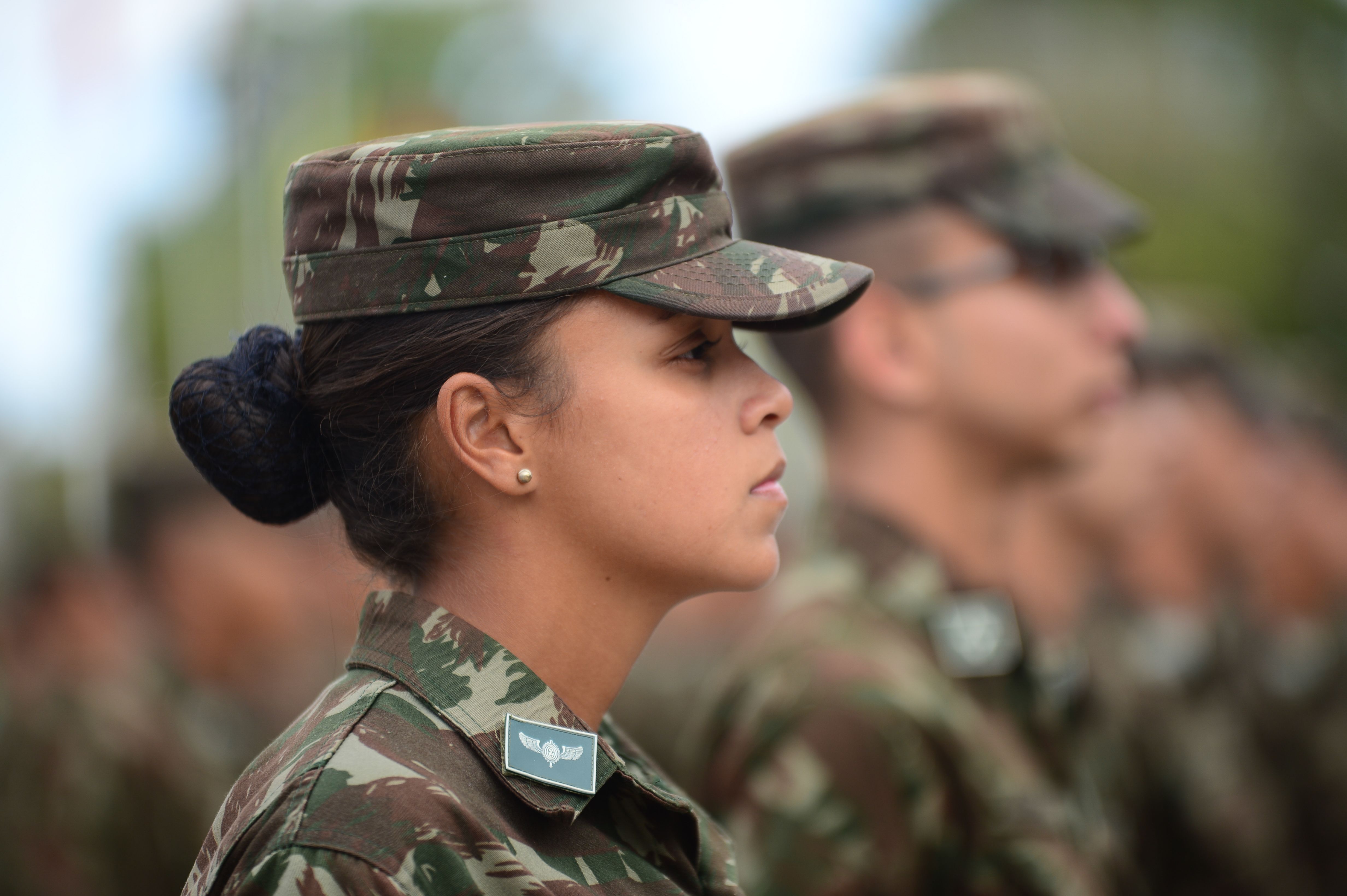 MULHER-EXÉRCITO