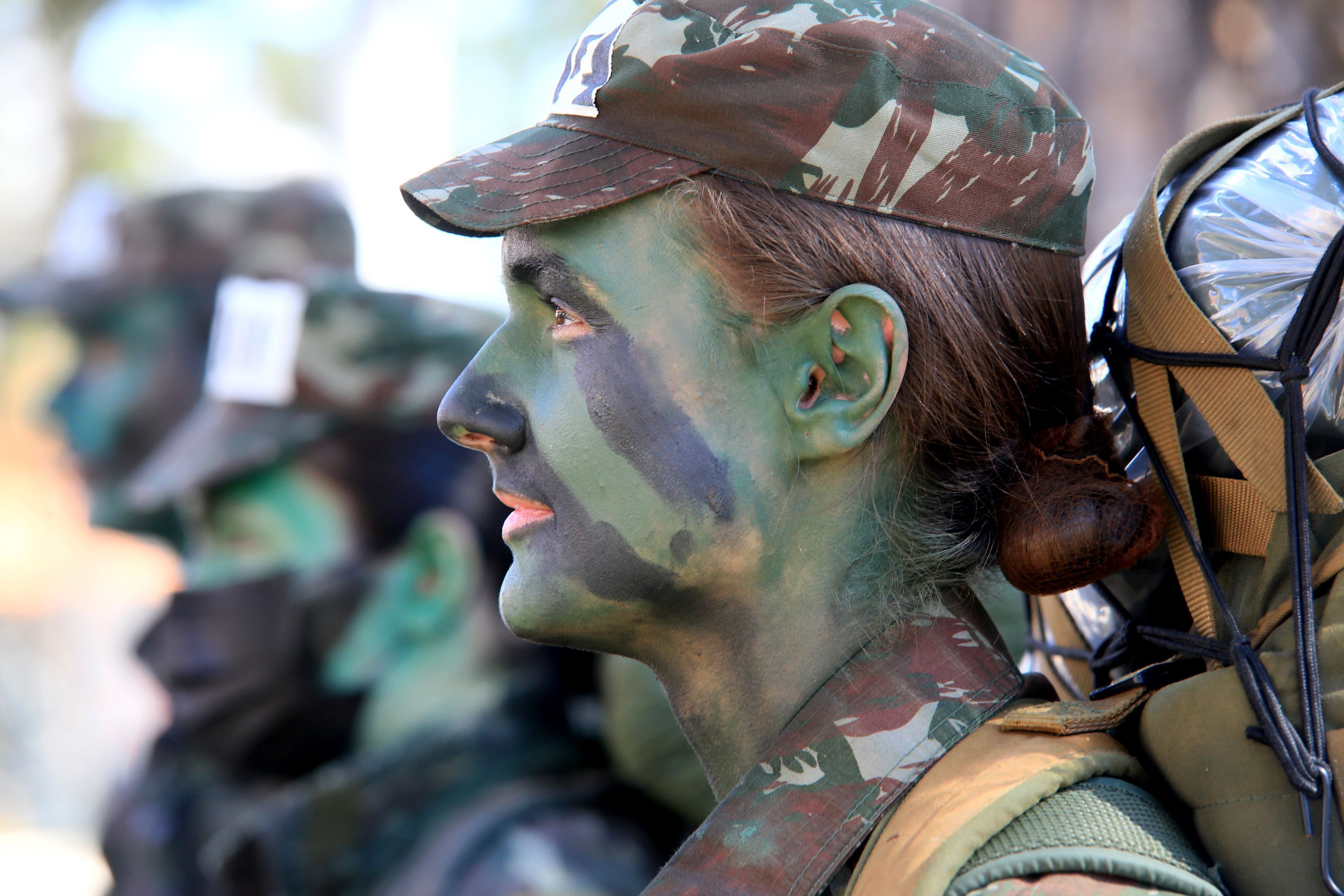 MULHER-EXÉRCITO