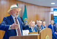 Lula deve fazer tour pelo Brasil em abril