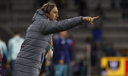 Zubeldía mantém dúvida sobre jogadores do São Paulo que voltarão ao Brasil