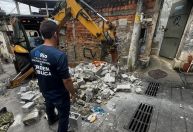 Polícia remove barreiras feitas por traficantes em ruas do Rio