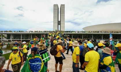 Julgamento de extradição de foragidos do 8/1 na Argentina é adiado