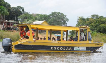 Governo aposta em transporte por barcos para aprimorar educação no norte
