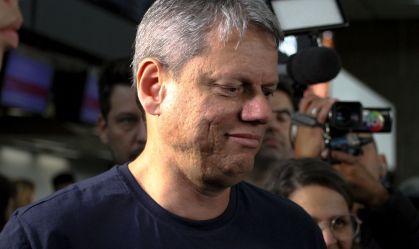 Tarcísio promete "todo esforço" na investigação sobre ataque a assentamento do MST