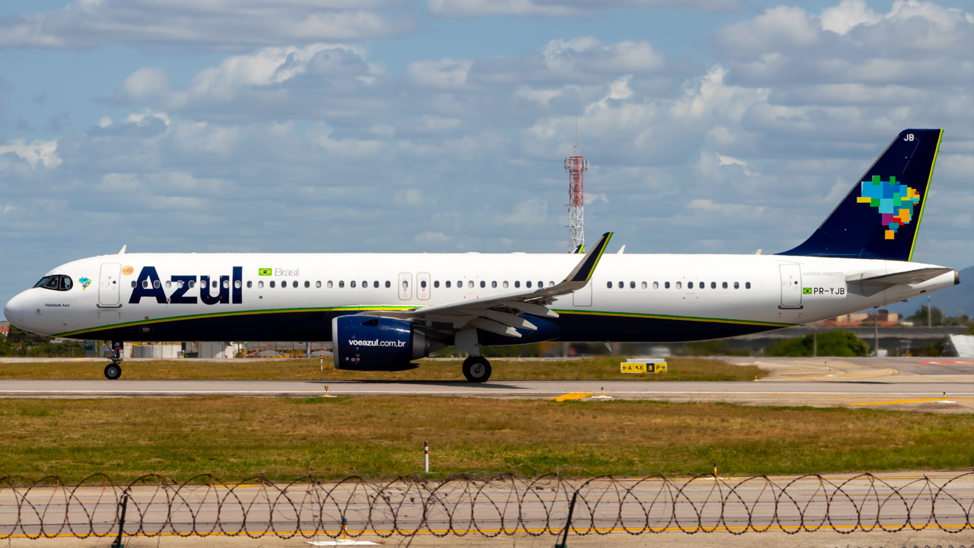 Avião da Azul passa por pane (2)