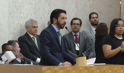 Nunes agradece Tarcísio em discurso de posse e fala em "parceria umbilical"