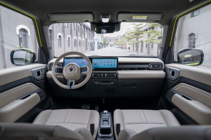 Baojun Yep Plus: interior do Chevrolet Spark deverá seguir exemplo do irmão chinês • Divulgação