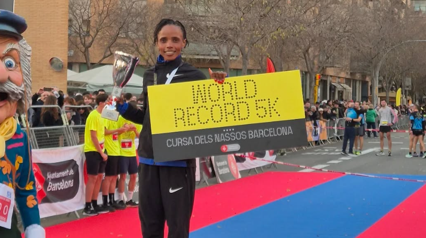 Beatrice Chebet quebra recorde mundial nos 5k