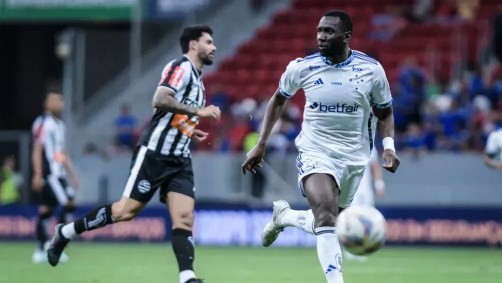 Bolasie em jogo contra o Athleltic