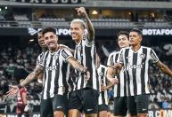 Botafogo bate Portuguesa pelo Carioca e garante primeira vitória da temporada